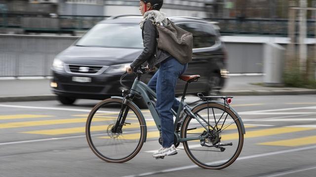 Schnelle E-Bikes überschreiten die Tempolimits in Wohngebieten regelmässig. Dies zeigt eine neue Studie der ETH-Zürich.